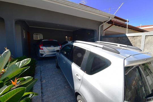 Garagem de casa à venda com 4 quartos, 300m² em Jardim Chapadão, Campinas