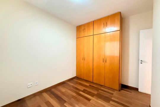 Quarto 2 de apartamento para alugar com 2 quartos, 71m² em Santa Efigênia, Belo Horizonte