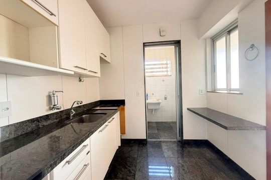 Cozinha de apartamento para alugar com 2 quartos, 71m² em Santa Efigênia, Belo Horizonte