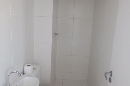 Banheiro de apartamento para alugar com 2 quartos, 34m² em Jardim Pereira Leite, São Paulo
