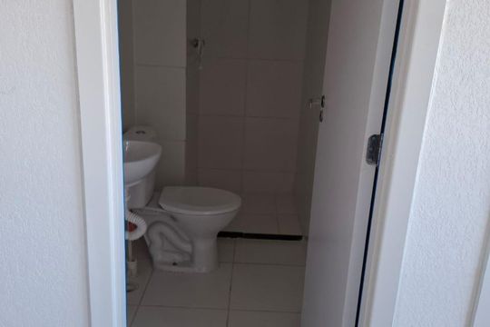 Banheiro de apartamento para alugar com 2 quartos, 34m² em Jardim Pereira Leite, São Paulo