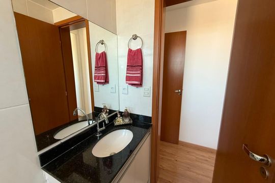 Suíte - Banheiro  de apartamento à venda com 2 quartos, 126m² em Alípio de Melo, Belo Horizonte