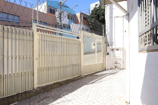 Quintal de casa à venda com 4 quartos, 180m² em São Miguel Paulista, São Paulo