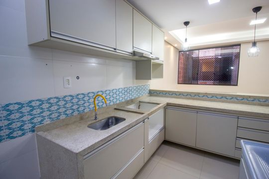 Apartamento para alugar com 3 quartos, 200m² em Qs 7, Brasília