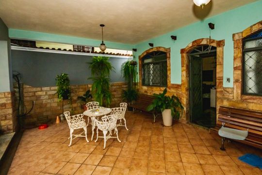 Casa à venda com 4 quartos, 360m² em Copacabana, Belo Horizonte