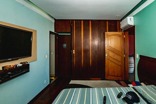 Casa à venda com 4 quartos, 360m² em Copacabana, Belo Horizonte