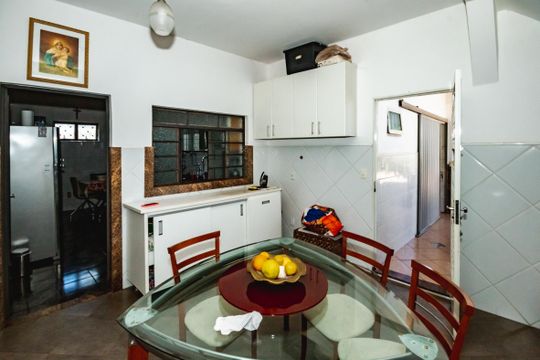 Casa à venda com 4 quartos, 360m² em Copacabana, Belo Horizonte