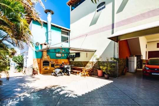 Casa à venda com 4 quartos, 360m² em Copacabana, Belo Horizonte