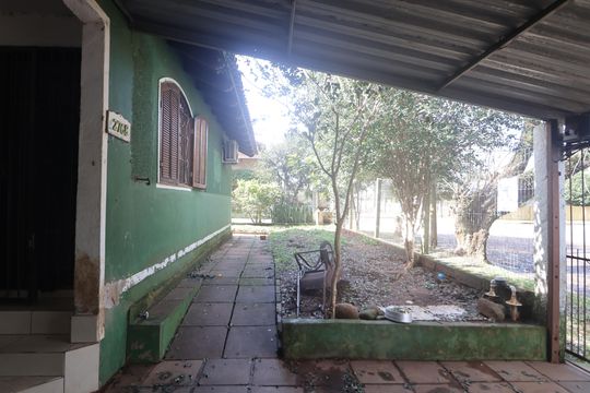 Área externa de casa à venda com 5 quartos, 160m² em Estância Velha, Canoas