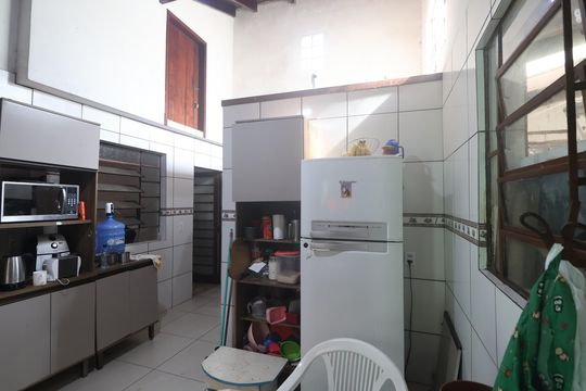Cozinha de casa à venda com 5 quartos, 160m² em Estância Velha, Canoas