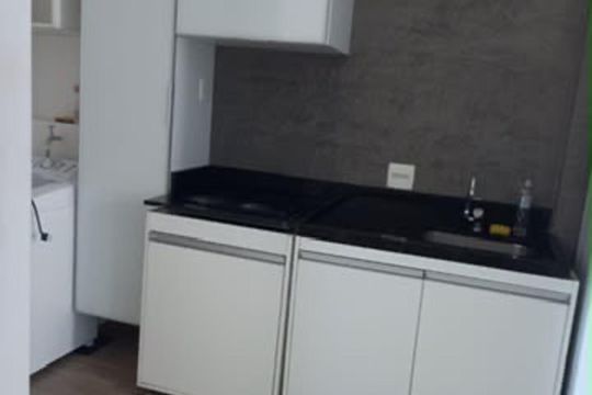 Cozinha de kitnet/studio para alugar com 1 quarto, 43m² em Campo Belo, São Paulo