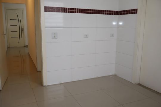 Cozinha de apartamento para alugar com 1 quarto, 55m² em Jardim Guairaca, São Paulo