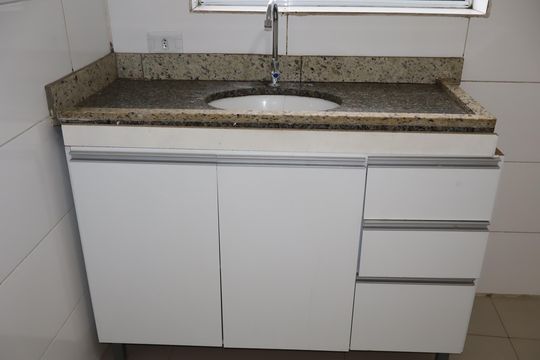 Cozinha de apartamento para alugar com 1 quarto, 55m² em Jardim Guairaca, São Paulo