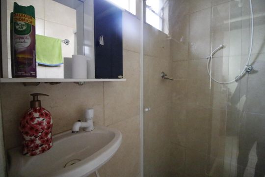 Banheiro social de casa à venda com 2 quartos, 54m² em Taquara, Rio de Janeiro