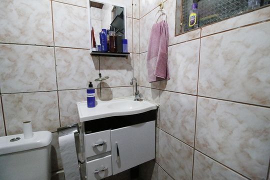 Banheiro de casa à venda com 2 quartos, 54m² em Taquara, Rio de Janeiro