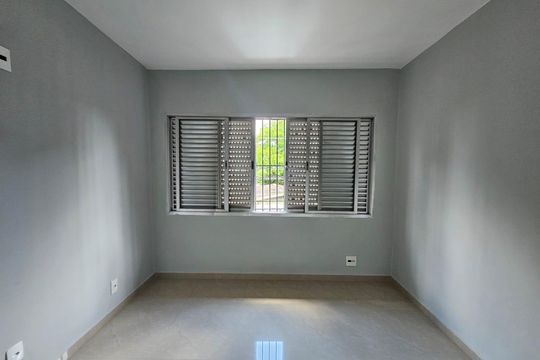 Quarto de casa à venda com 2 quartos, 93m² em Vila Isa, São Paulo