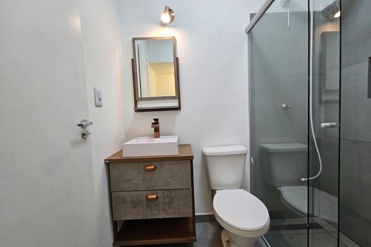 Banheiro de casa à venda com 2 quartos, 93m² em Vila Isa, São Paulo