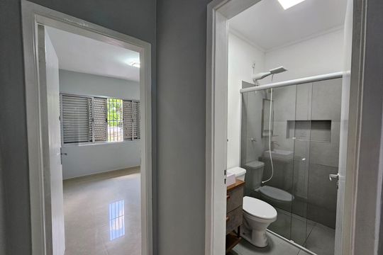 Corredor de casa à venda com 2 quartos, 93m² em Vila Isa, São Paulo