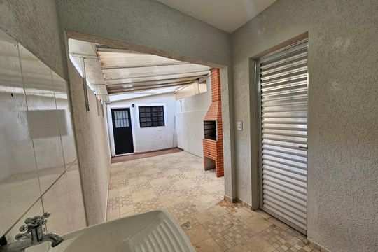 Área externa de casa à venda com 2 quartos, 93m² em Vila Isa, São Paulo