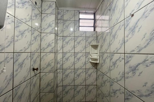 Banheiro de apartamento para alugar com 2 quartos, 42m² em Campina, São Leopoldo