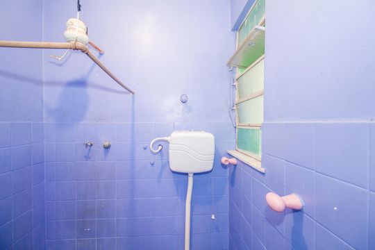 Banheiro de casa à venda com 2 quartos, 46m² em Realengo, Rio de Janeiro