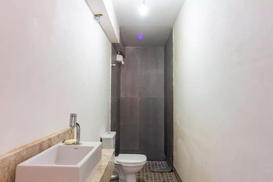 Banheiro de casa à venda com 3 quartos, 250m² em Baronesa, Osasco