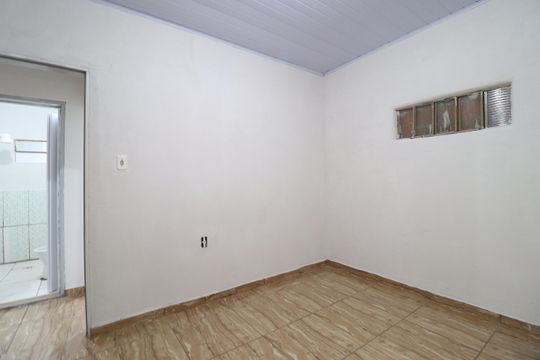 Quarto 1 de casa para alugar com 2 quartos, 45m² em Santa Mônica, Uberlândia