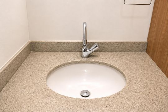Banheiro de kitnet/studio à venda com 1 quarto, 25m² em Sumarezinho, São Paulo