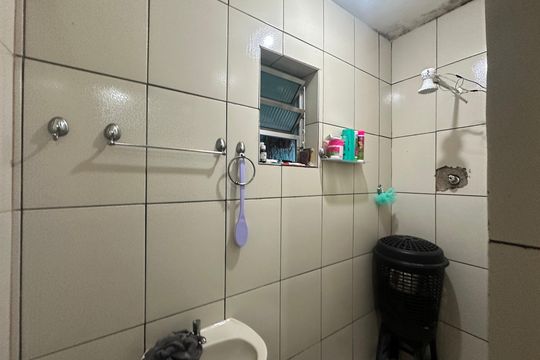 Banheiro de casa à venda com 1 quarto, 100m² em Vila Lourdes, Barueri
