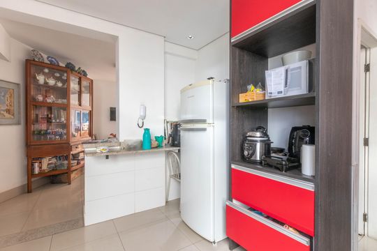 Cozinha de apartamento à venda com 3 quartos, 90m² em Grajaú, Belo Horizonte