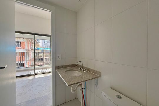 Banheiro  de kitnet/studio para alugar com 1 quarto, 26m² em Itaim Bibi, São Paulo