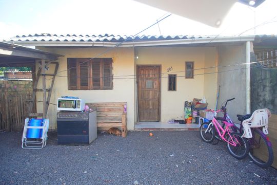 Quintal de casa à venda com 2 quartos, 80m² em Campina, São Leopoldo