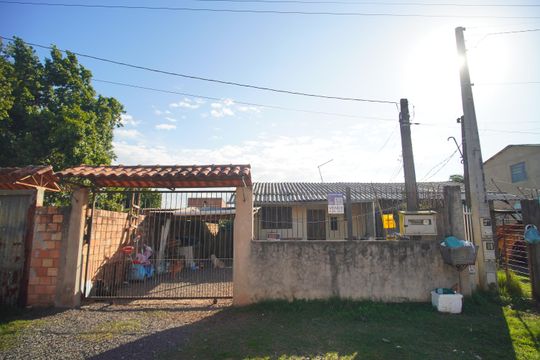 Fachada de casa à venda com 2 quartos, 80m² em Campina, São Leopoldo