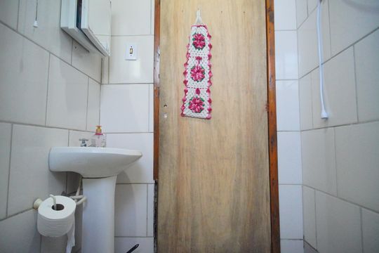 Banheiro de casa à venda com 2 quartos, 80m² em Campina, São Leopoldo