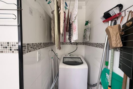 Área de Serviço de apartamento para alugar com 2 quartos, 56m² em Vila Alzira, Guarujá