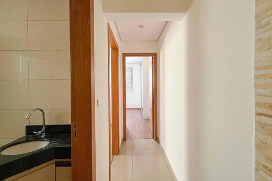 Corredor de apartamento para alugar com 2 quartos, 60m² em Manacás, Belo Horizonte
