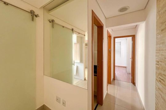 Corredor de apartamento para alugar com 2 quartos, 60m² em Manacás, Belo Horizonte