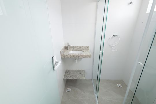 Banheiro de kitnet/studio para alugar com 1 quarto, 23m² em Jardim Satélite, São José dos Campos