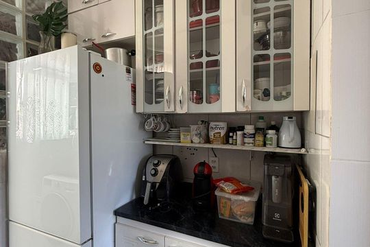 Cozinha de apartamento à venda com 2 quartos, 48m² em Nova Gameleira, Belo Horizonte