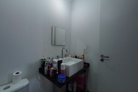 Banheiro de apartamento à venda com 2 quartos, 61m² em Vila Dom Pedro I, São Paulo