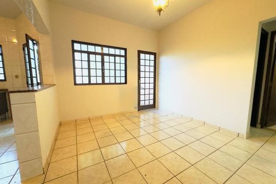 Sala de casa para alugar com 2 quartos, 70m² em Jardim do Sol, Campinas