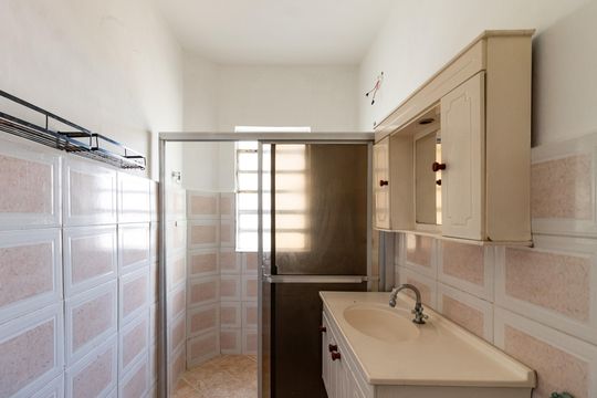 Banheiro de apartamento à venda com 2 quartos, 80m² em Barra Funda, São Paulo