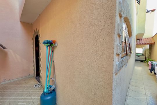 Área de Serviço corredor externo  de casa à venda com 3 quartos, 170m² em Vila Paulista, Guarulhos