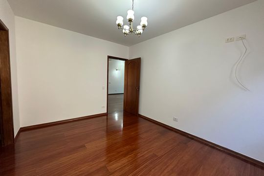 Suíte 1 de casa de condomínio para alugar com 4 quartos, 520m² em Jardim Paulista, Barueri