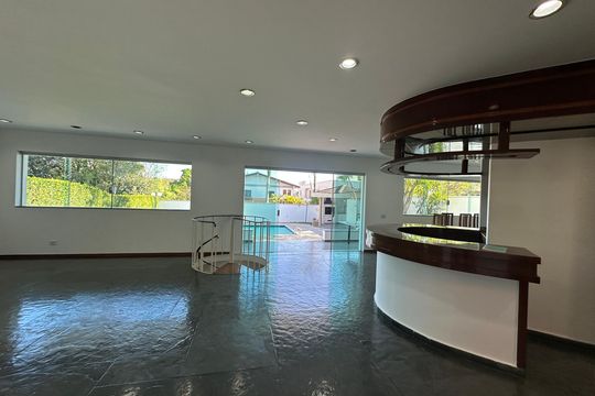 Sala de casa de condomínio para alugar com 4 quartos, 520m² em Jardim Paulista, Barueri