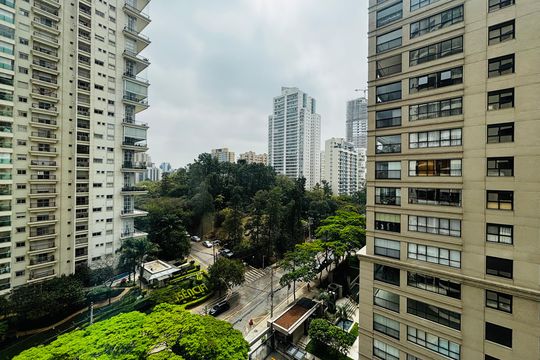 Vista da Sacada de apartamento para alugar com 4 quartos, 111m² em Alphaville Industrial, Barueri
