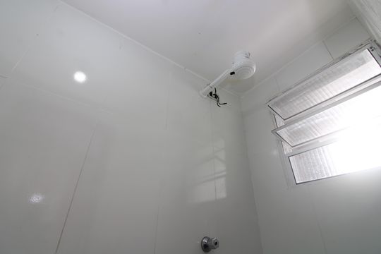 Banheiro de apartamento para alugar com 1 quarto, 30m² em Vila Uniao (zona Leste), São Paulo