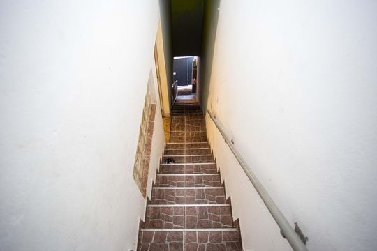 Escada de casa para alugar com 1 quarto, 60m² em Conceição, Diadema