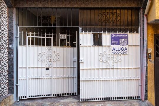 Fachada de casa para alugar com 1 quarto, 60m² em Conceição, Diadema