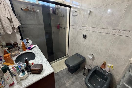 Banheiro da suíte de apartamento à venda com 3 quartos, 104m² em Taquara, Rio de Janeiro
